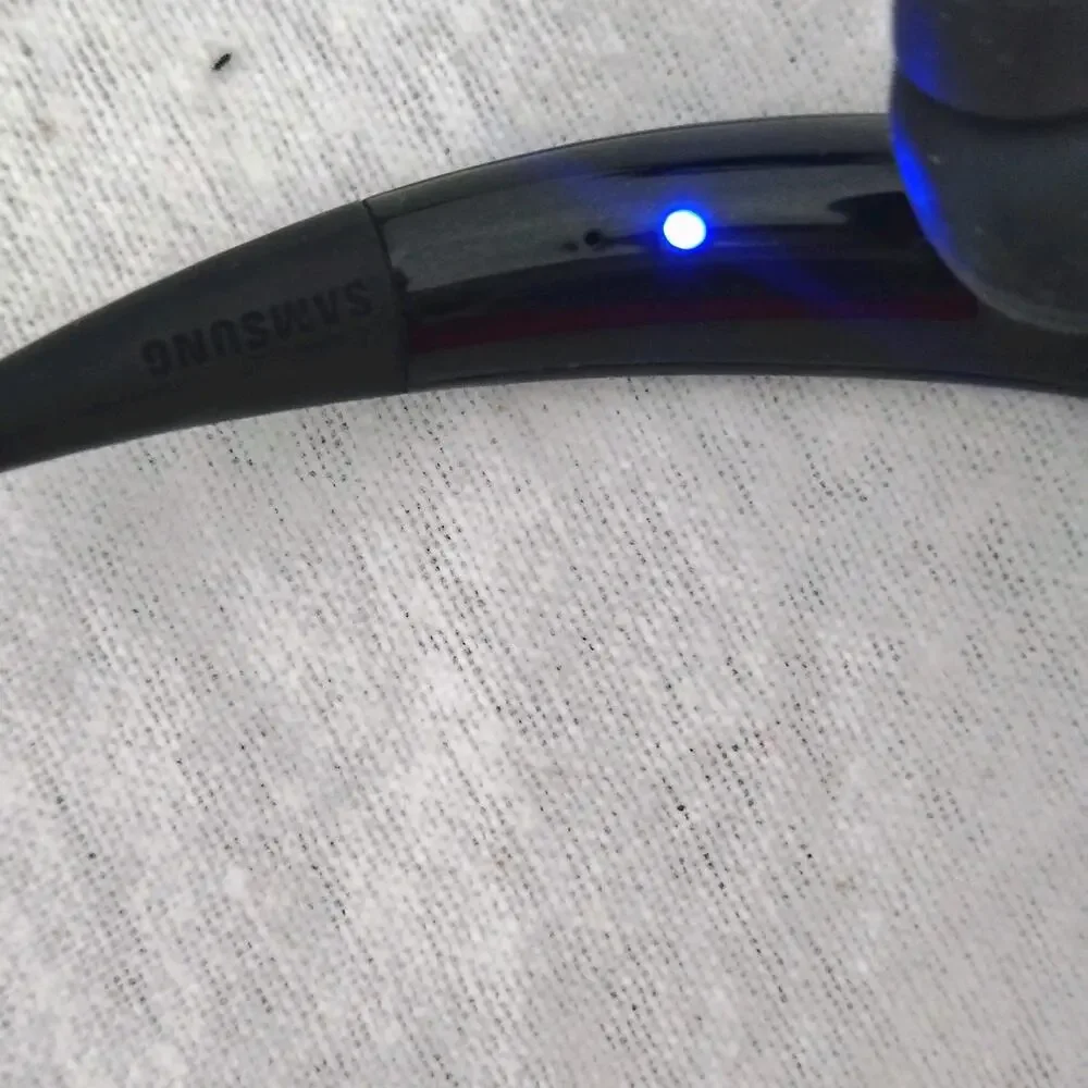 Samsung Gear Circle Wireless Headphones Necklace Black Bluetooth SM-R130 Workout
